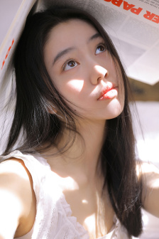 在厨房里面插秧